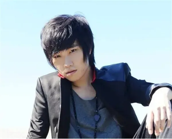 qq音乐三巨头有谁 qq音乐三巨头经典歌曲-QQ音乐教程