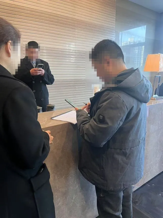 DeepSeek再次引发热议！百万年薪大规模“招兵买马”
